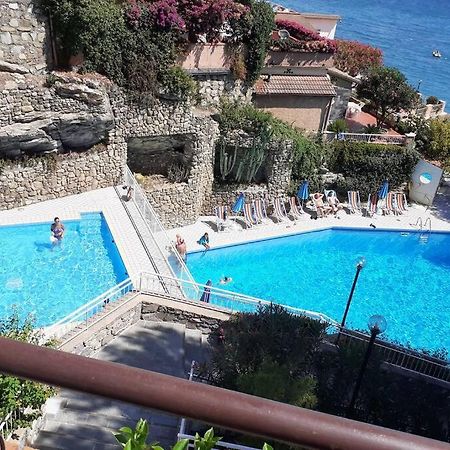 Conca Verde Appartamento Sul Mare Marina dʼMarina dʼAndora Eksteriør billede